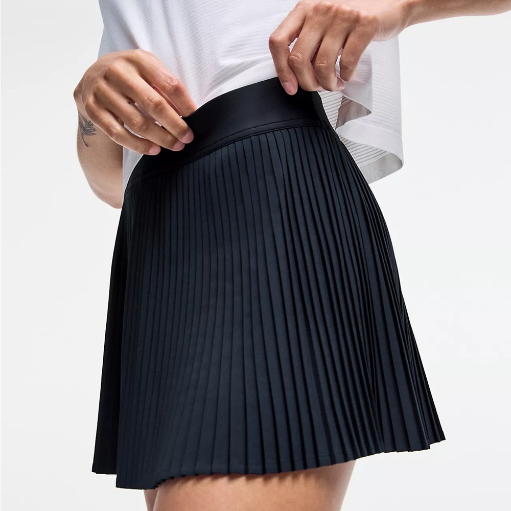 lululemon athletica Black Pleated A-Line Skort